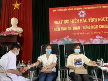 Đ/c Nguyễn Thị Phương và Huyền Trang