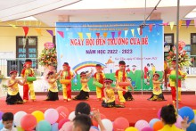 Văn nghệ chào mừng năm học mới của các bé trường Mầm non Cao Viên