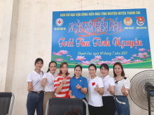 Các tình nguyện viên tham gia hiến máu tình nguyện đợt 2 năm 2023