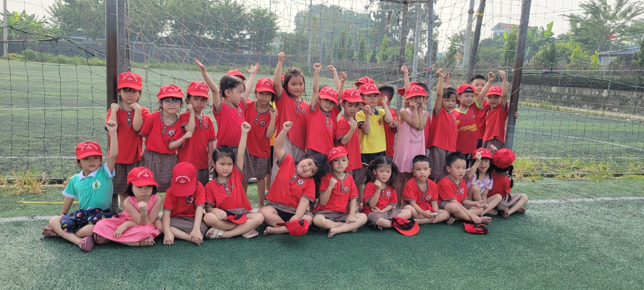 Trẻ đi dã ngoại
