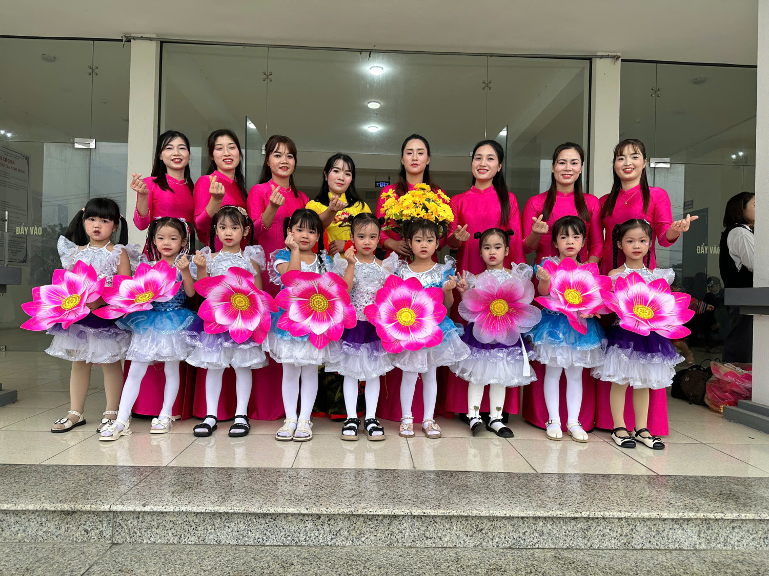 Trường Mầm non Cao Viên tổ chức Lễ kỷ niệm 43 năm ngày nhà giáo Việt Nam (20/11/1982 - 20/11/2025