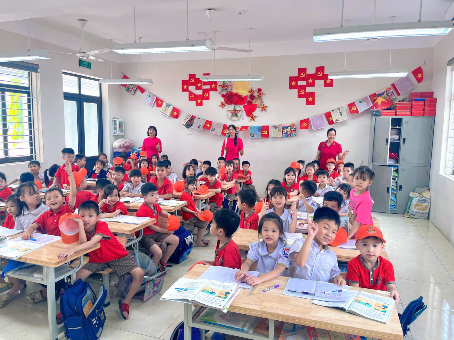 HOẠT ĐỘNG TRẢI NGHIỆM "THAM QUAN TRƯỜNG TIỂU HỌC CAO VIÊN I" CỦA CÁC EM HỌC SINH MẪU GIÁO LỚP 5 TUỔI TRƯỜNG MẦM NON CAO VIÊN